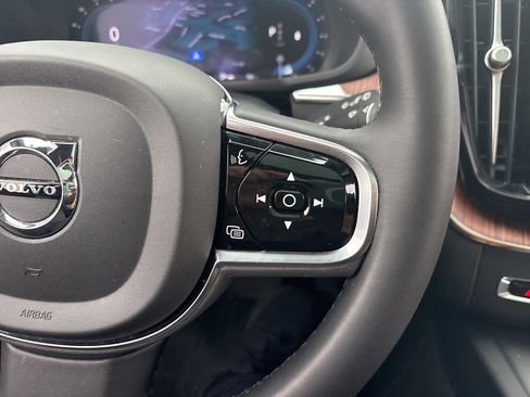 Used 2024 Volvo XC60 B5 Ultimate w/ Protection Package Premier image 24