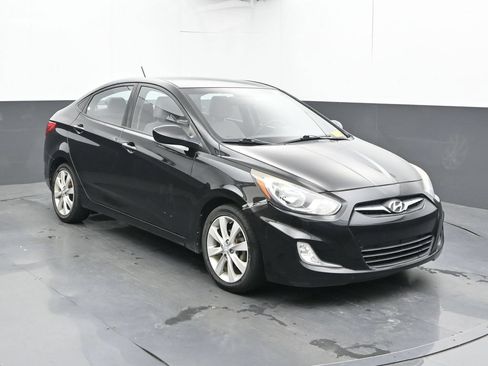 Used 2013 Hyundai Accent GLS w/ Premium Pkg FWD image 5