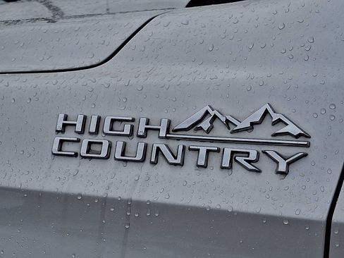 Used 2023 Chevrolet Suburban High Country w/ LPO, Illumination Package AWD/4WD image 30