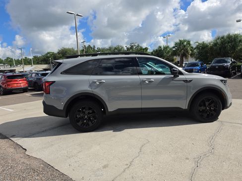 Used 2023 Kia Sorento S AWD/4WD image 9