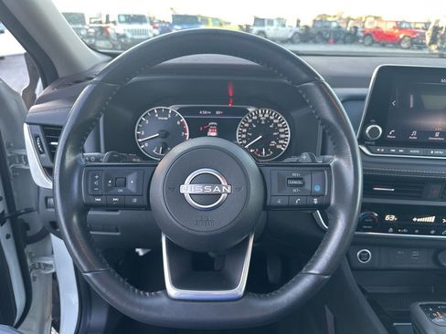Used 2023 Nissan Rogue SV image 19