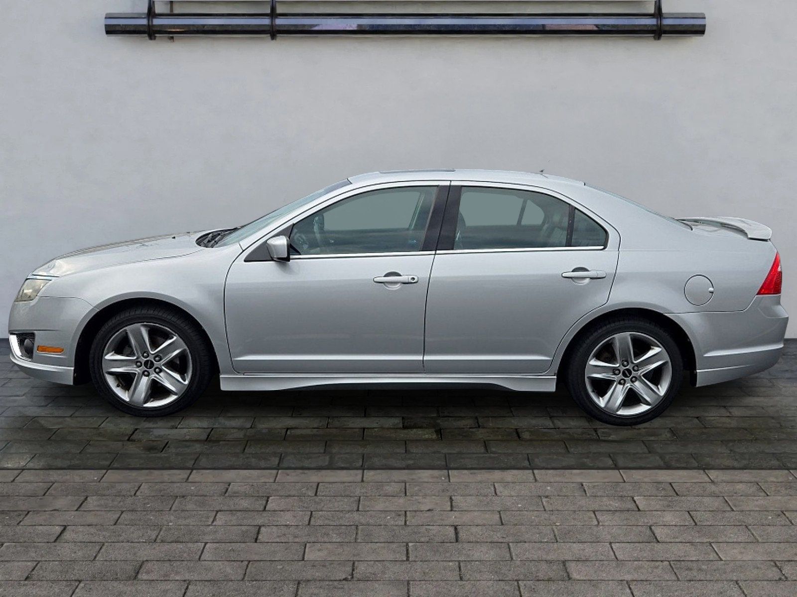 Used 2010 Ford Fusion Sport FWD image 6