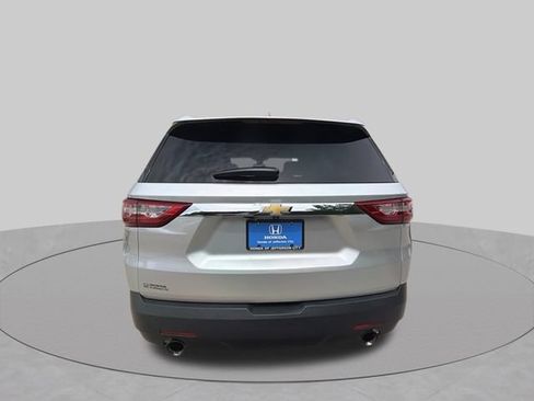Used 2020 Chevrolet Traverse LS FWD image 4