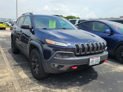Used 2016 Jeep Cherokee Trailhawk w/ Comfort/Convenience Group AWD/4WD image 6