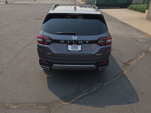 Used 2026 Honda Pilot Touring image 10