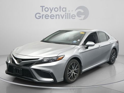 Used 2024 Toyota Camry SE image 24