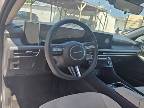 Used 2025 Hyundai Sonata SEL FWD image 15