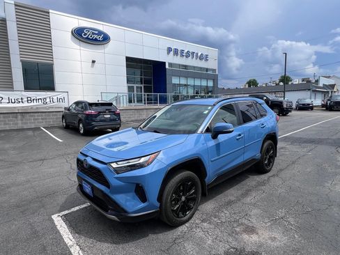 Used 2024 Toyota RAV4 SE AWD/4WD image 3