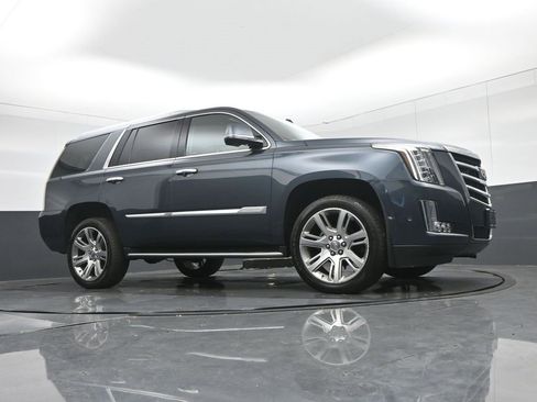 Used 2019 Cadillac Escalade Luxury image 68
