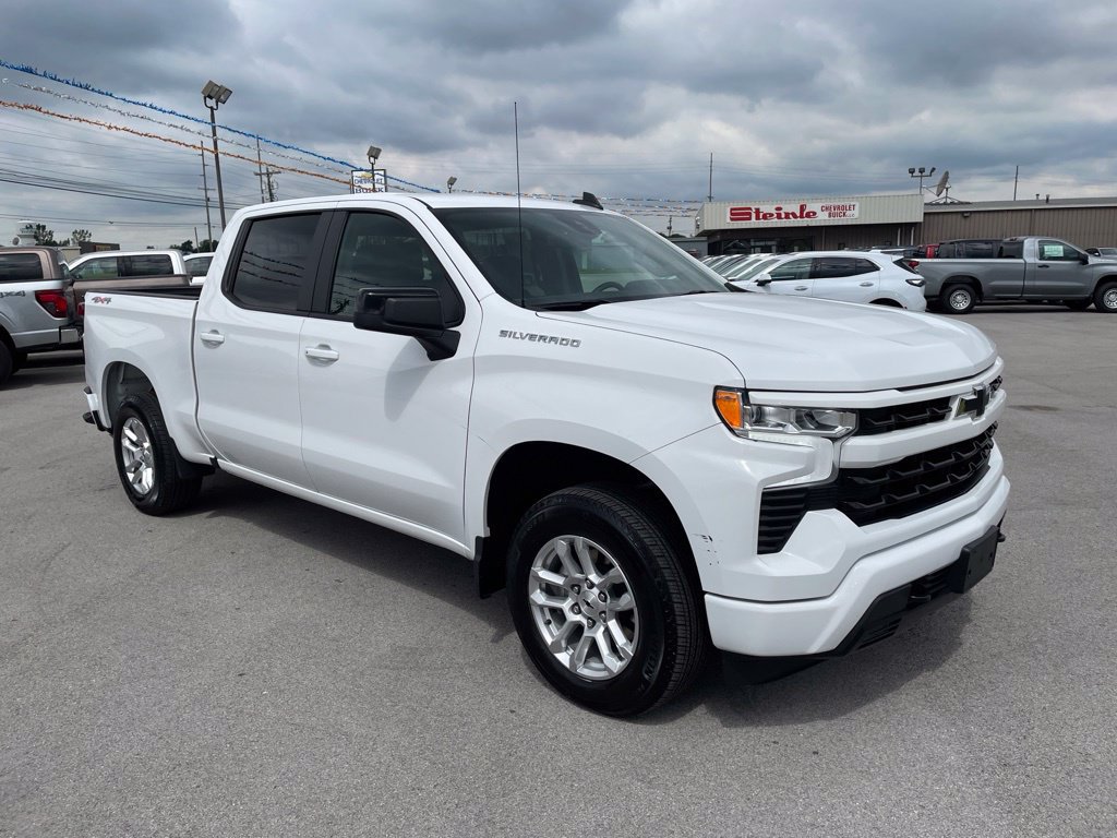 Used 2026 Chevrolet Silverado 1500 RST AWD/4WD image 2