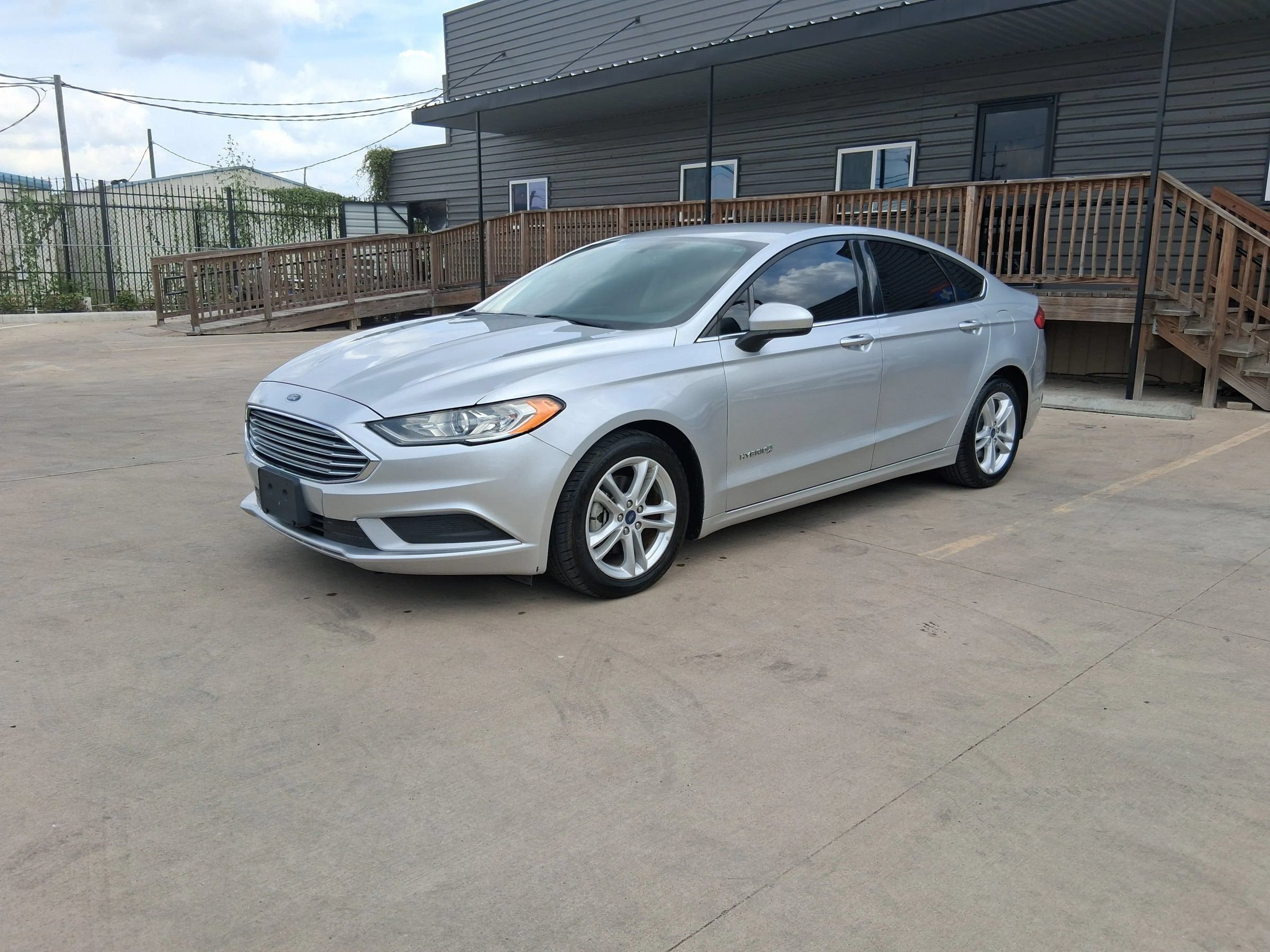 Used 2018 Ford Fusion S FWD image 2
