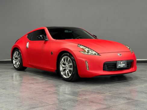 Used 2013 Nissan 370Z Coupe RWD image 4