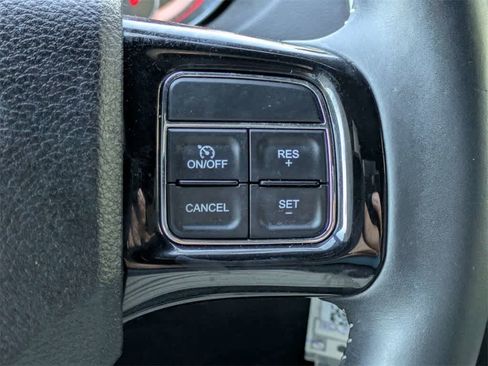 Used 2015 Dodge Grand Caravan SXT image 30