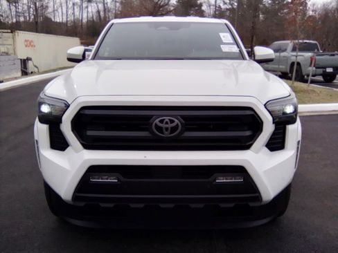 Used 2024 Toyota Tacoma SR5 image 19