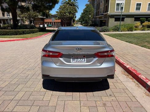 Used 2019 Toyota Camry LE w/ Carpet Mat Package FWD image 6