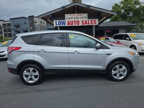Used 2016 Ford Escape SE AWD/4WD image 2