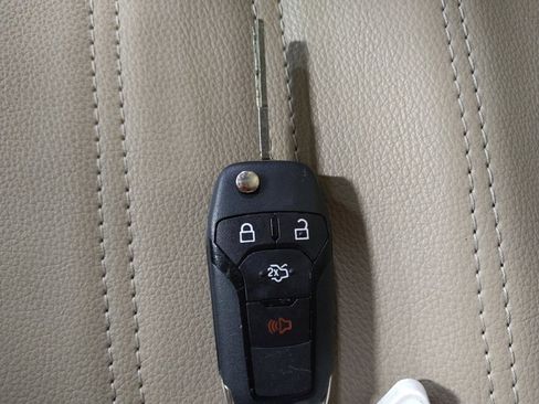 Used 2015 Ford Fusion SE w/ Equipment Group 202A image 32