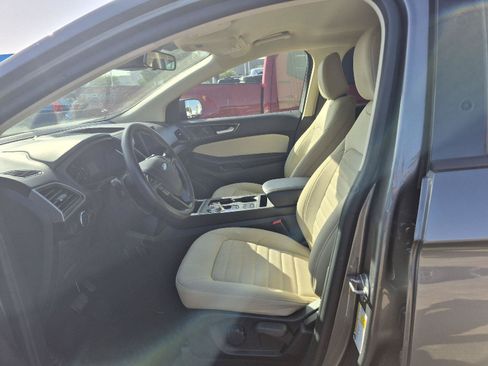 Used 2024 Ford Edge SE AWD/4WD image 2