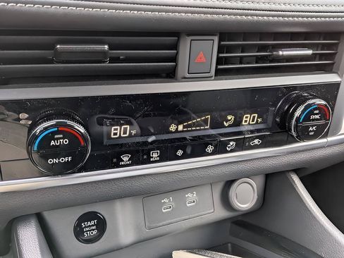 Certified 2026 Nissan Rogue SV AWD/4WD image 18