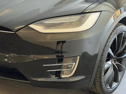 Used 2018 Tesla Model X 75D image 29