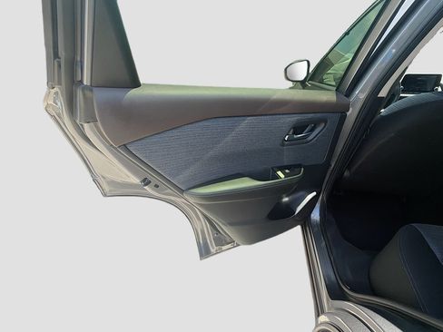 Used 2023 Nissan Rogue SV FWD image 23