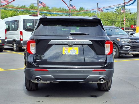 Used 2024 Ford Explorer XLT w/ Equipment Group 202A AWD/4WD image 23