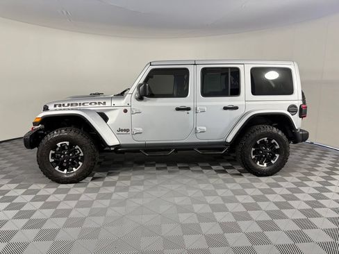 Used 2024 Jeep Wrangler Unlimited Rubicon AWD/4WD image 4