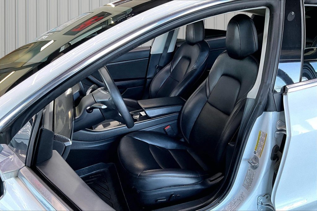 Used 2020 Tesla Model 3 Standard Range Plus RWD image 20
