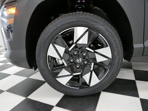 Certified 2025 Hyundai Kona SEL AWD/4WD image 5