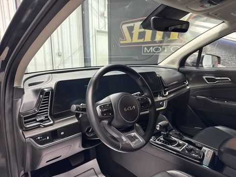 Used 2024 Kia Sportage EX image 6