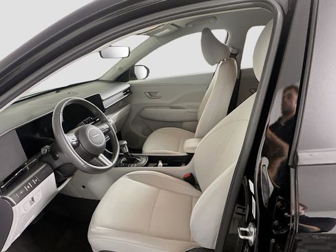 Used 2025 Hyundai Kona SEL FWD image 13