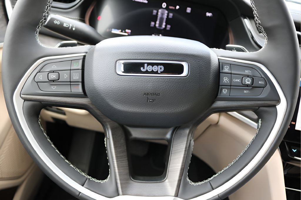New 2026 Jeep Grand Cherokee Limited RWD image 21