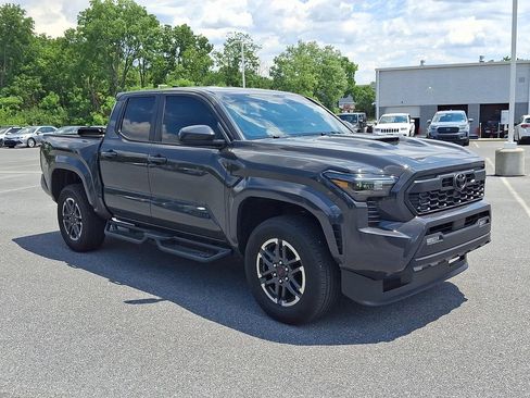 Certified 2025 Toyota Tacoma TRD Sport AWD/4WD image 3