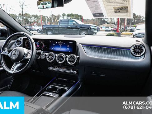 Used 2025 Mercedes-Benz GLA 250 4MATIC image 32