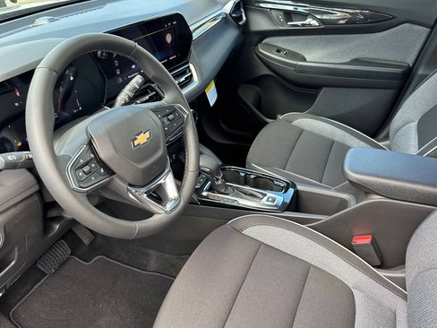 New 2026 Chevrolet TrailBlazer LT w/ Convenience Package FWD image 9