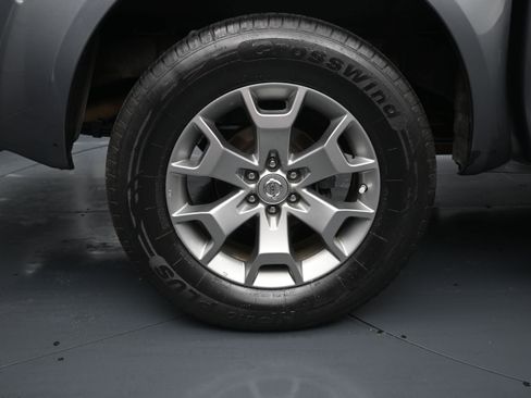 Used 2019 Nissan Frontier SL RWD image 9