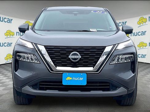 Used 2022 Nissan Rogue SV image 2