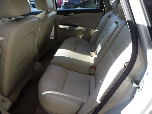 Used 2010 Chevrolet Impala LT w/ Luxury Edition Package image 6