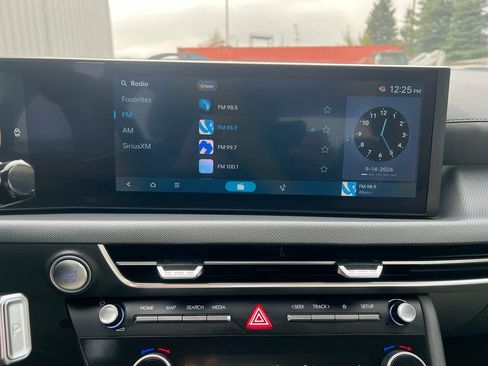 Used 2025 Hyundai Sonata SEL FWD image 16