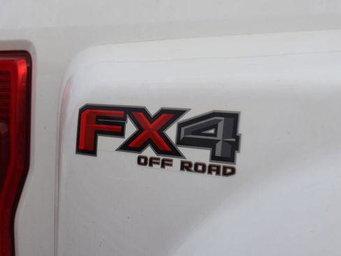 Used 2022 Ford F450 XLT w/ XLT Premium Package image 11