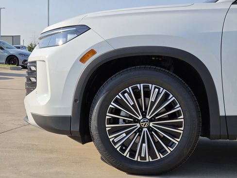 New 2026 Volkswagen Tiguan S FWD image 7