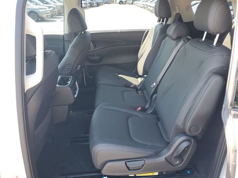 New 2026 Kia Carnival SX Prestige image 16