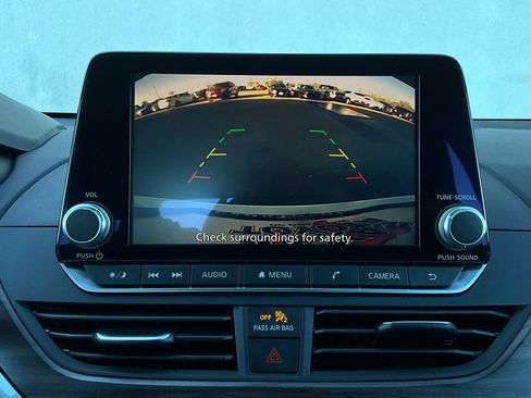 Used 2025 Nissan Altima 2.5 SV image 30