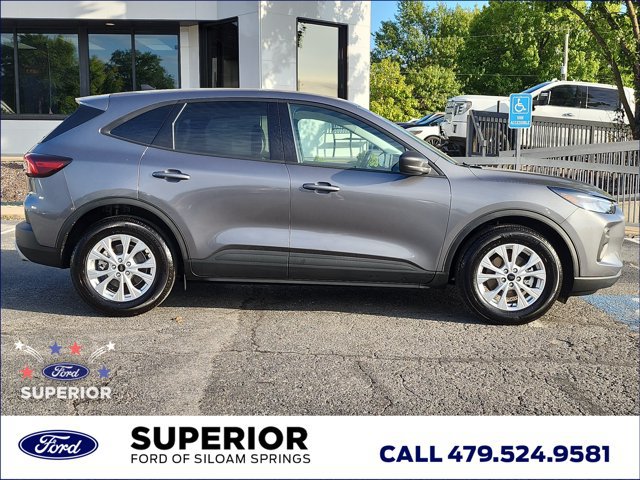 Used 2026 Ford Escape Active w/ Active Premium Tech Pack FWD image 2