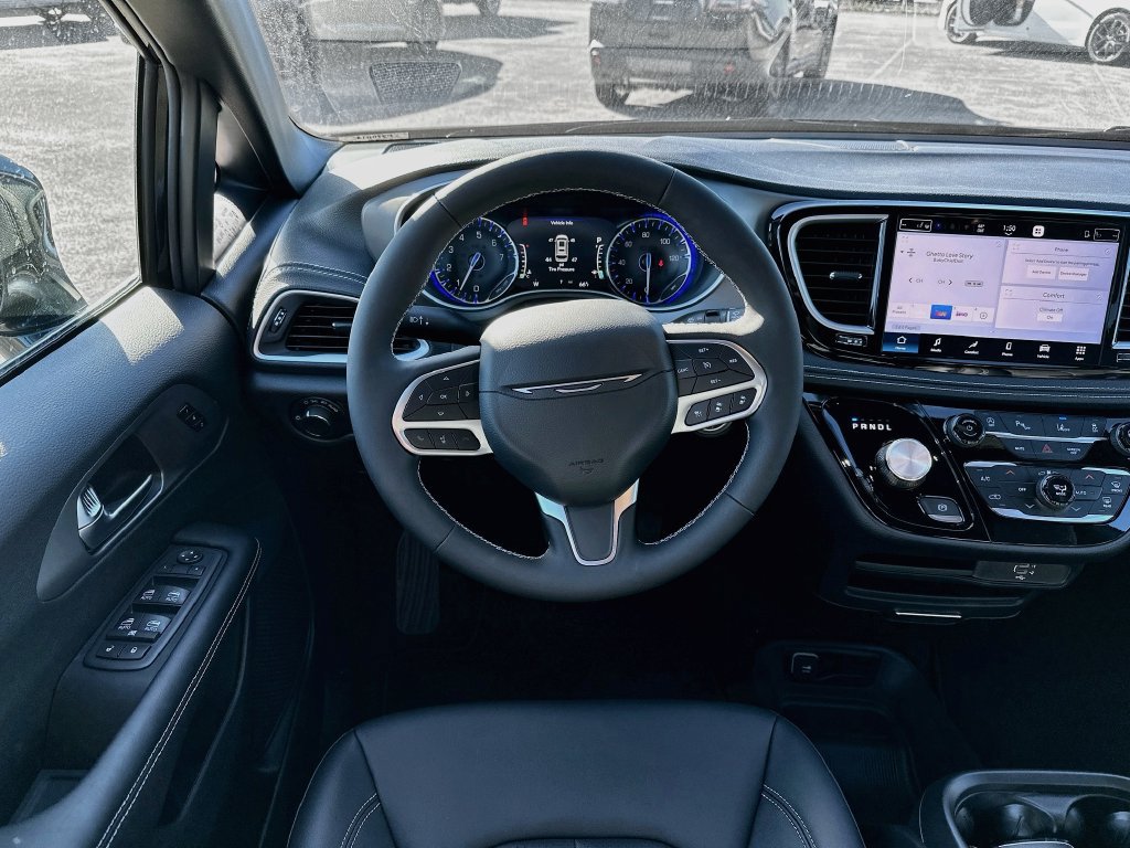 New 2027 Chrysler Pacifica Select AWD/4WD image 28