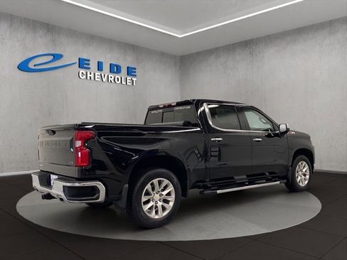 Used 2022 Chevrolet Silverado 1500 LTZ w/ LTZ Premium Package image 3