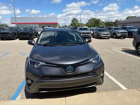Used 2017 Toyota RAV4 XLE w/ All Weather Liner Package AWD/4WD image 3