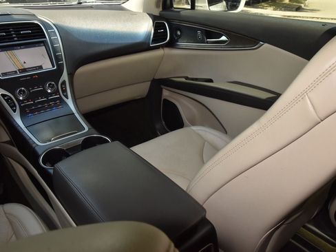 Used 2020 Lincoln Nautilus Reserve w/ Equipment Group 201A AWD/4WD image 17