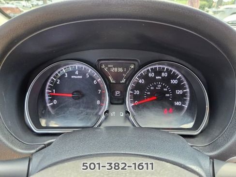 Used 2015 Nissan Versa FWD image 31