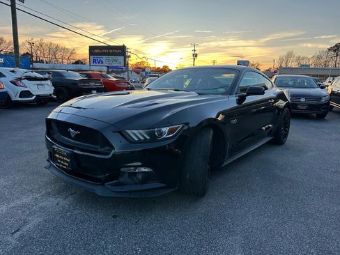 Used 2017 Ford Mustang GT Premium w/ GT Performance Package image 7